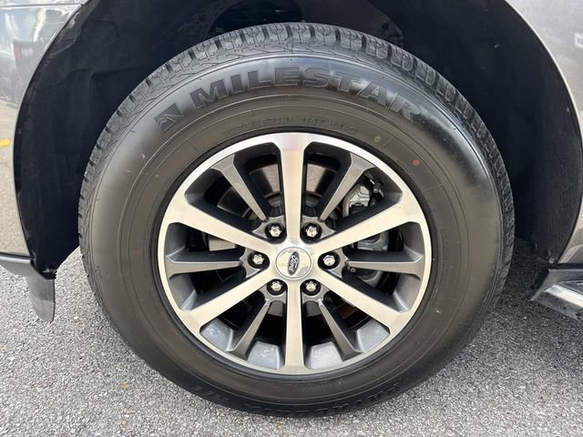 Used 2018 Ford Expedition XLT w/ Equipment Group 202A RWD image 9