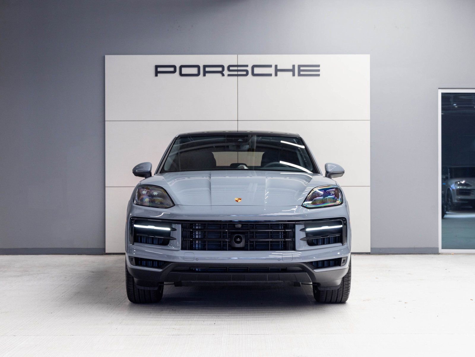 Certified 2026 Porsche Cayenne Coupe image 10
