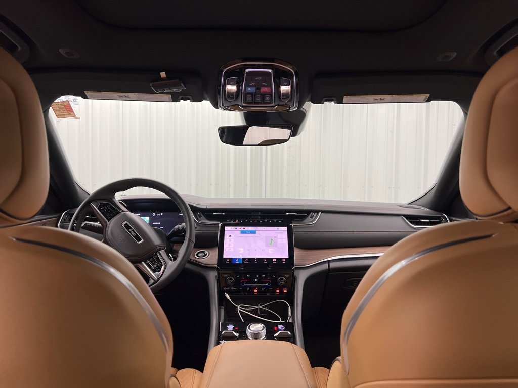 Used 2023 Jeep Grand Cherokee L Summit w/ High Altitude Package image 15