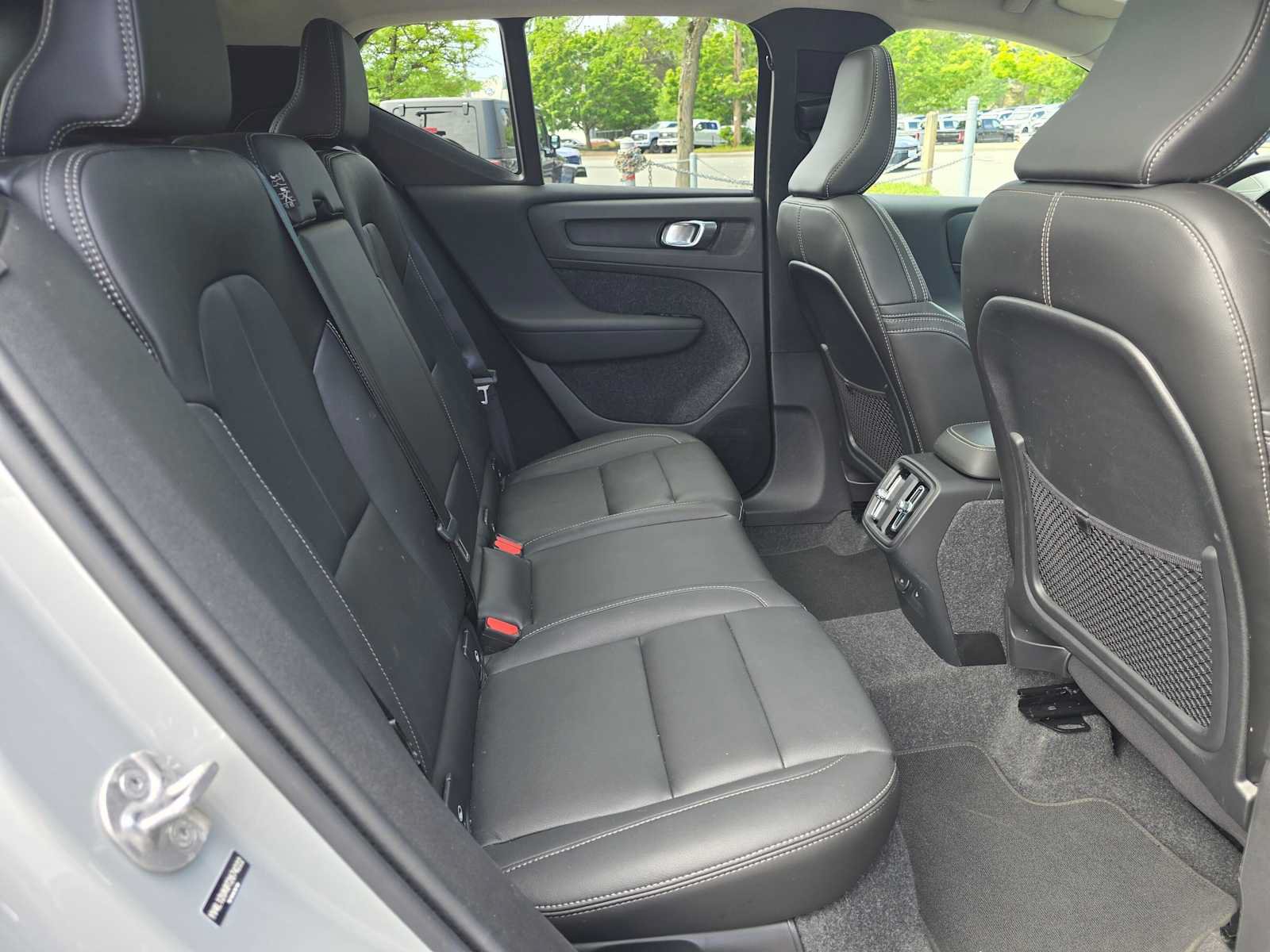 Used 2026 Volvo XC40 B5 Core w/ Climate Package AWD/4WD image 12
