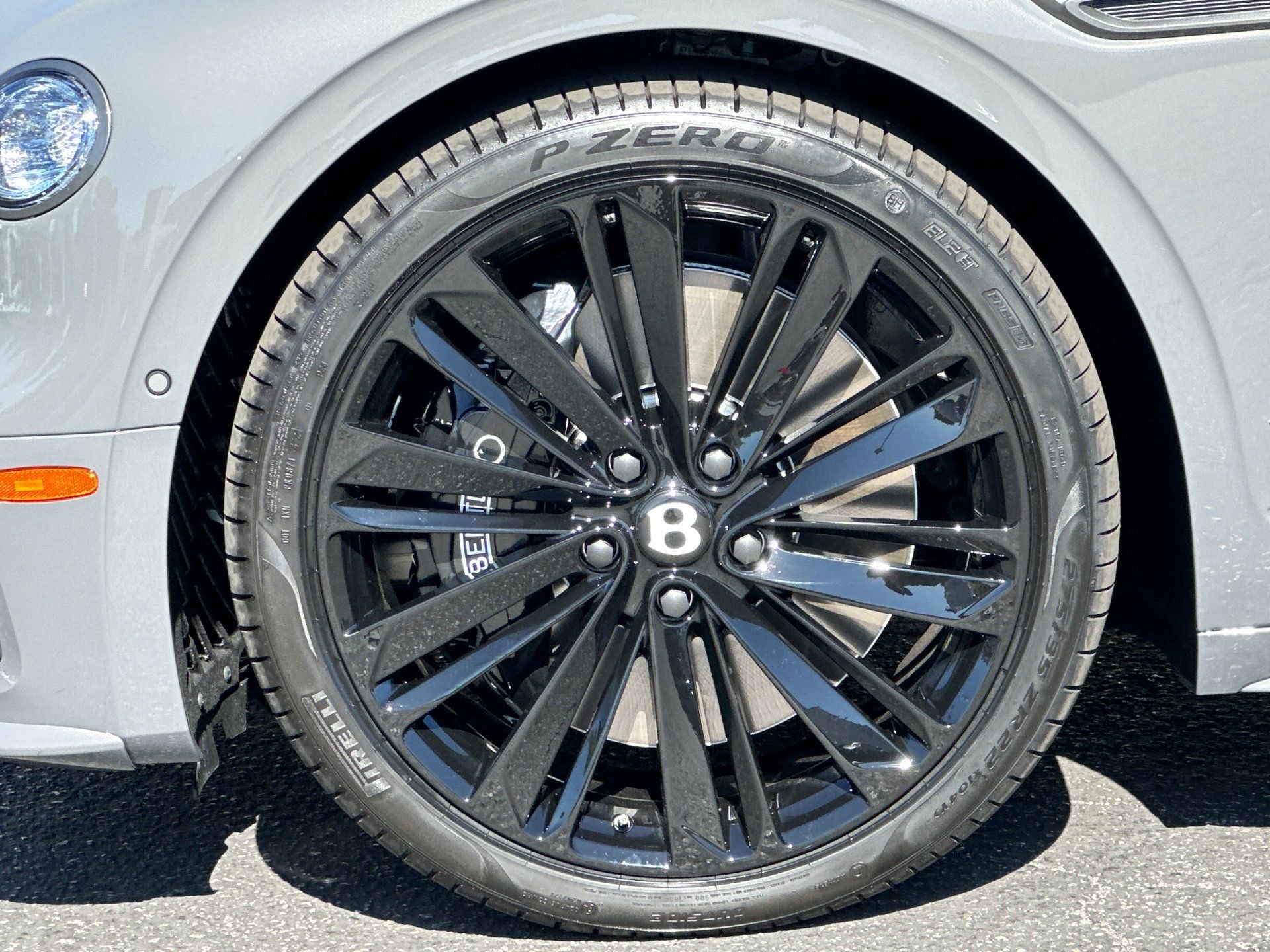 New 2025 Bentley Flying Spur Plug-In Hybrid image 6