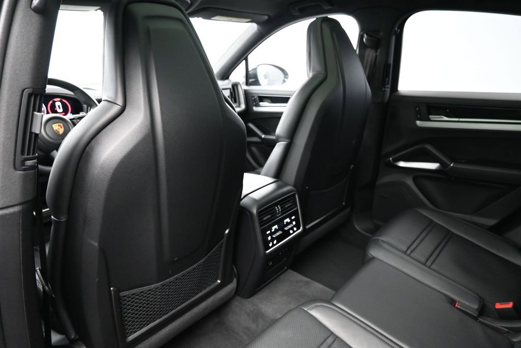 Certified 2024 Porsche Cayenne S AWD/4WD image 8