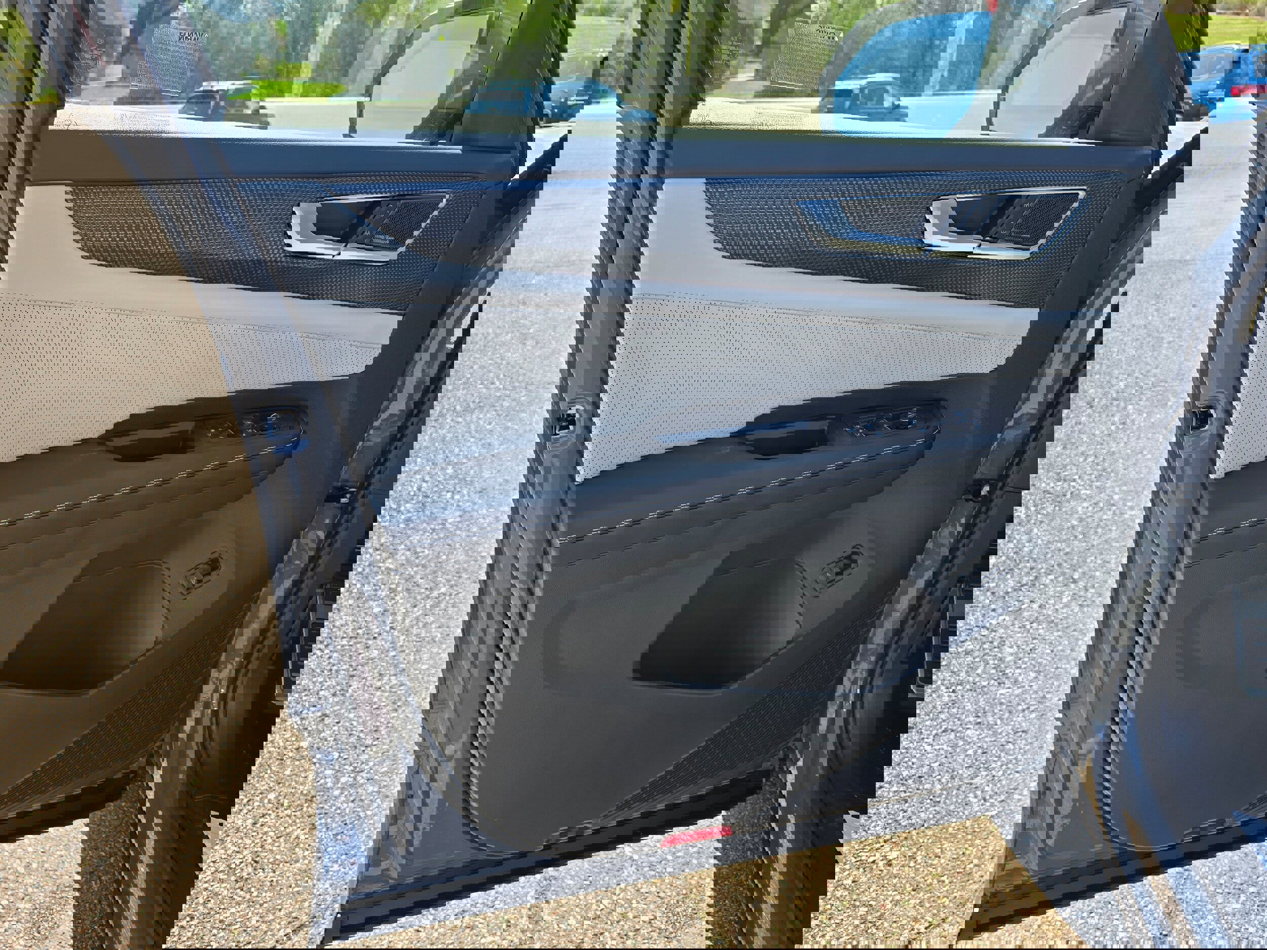 New 2026 Volkswagen Atlas Cross Sport SEL Premium R-Line image 13