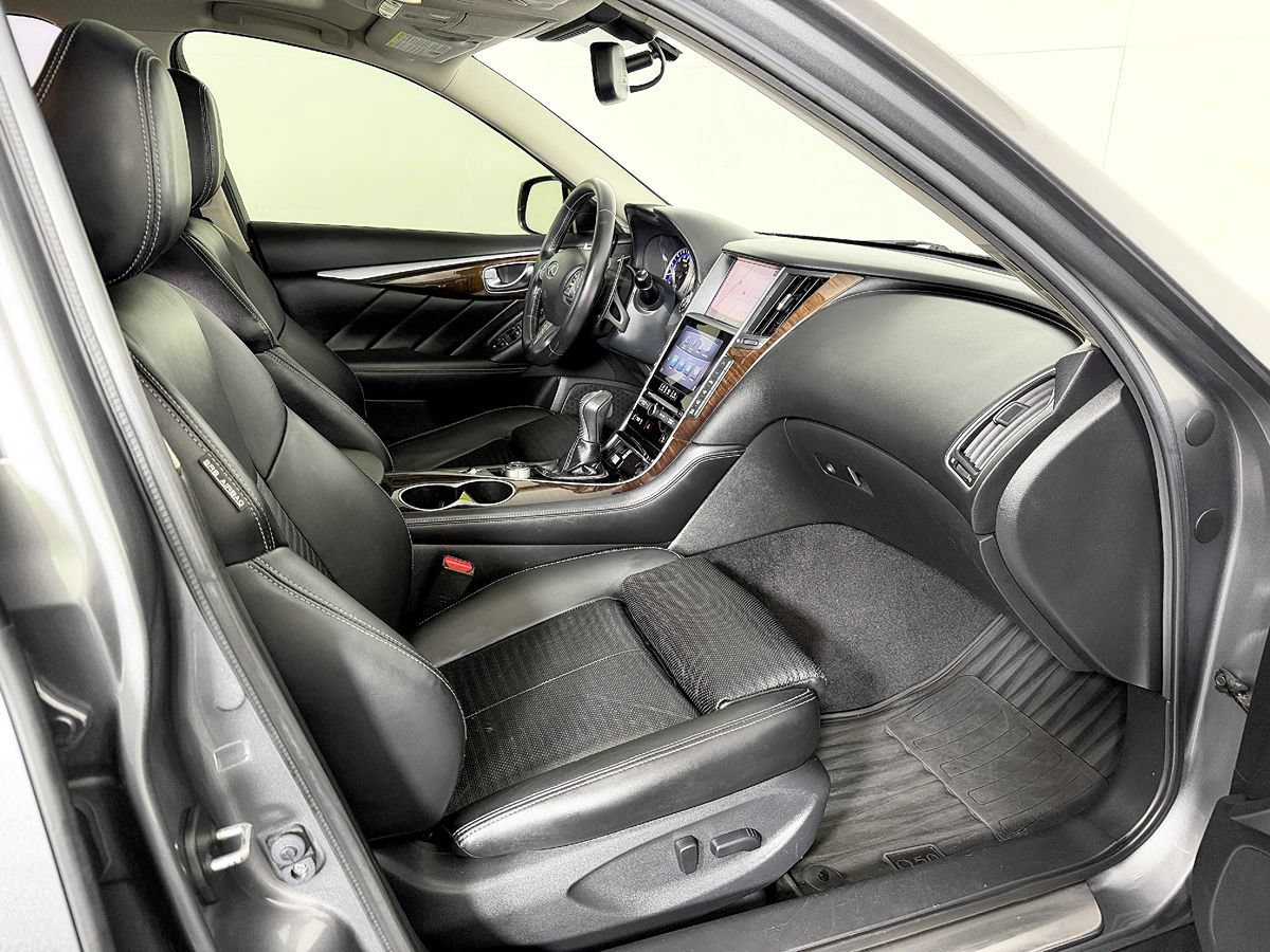 Used 2015 INFINITI Q50 w/ Deluxe Touring Package RWD image 49