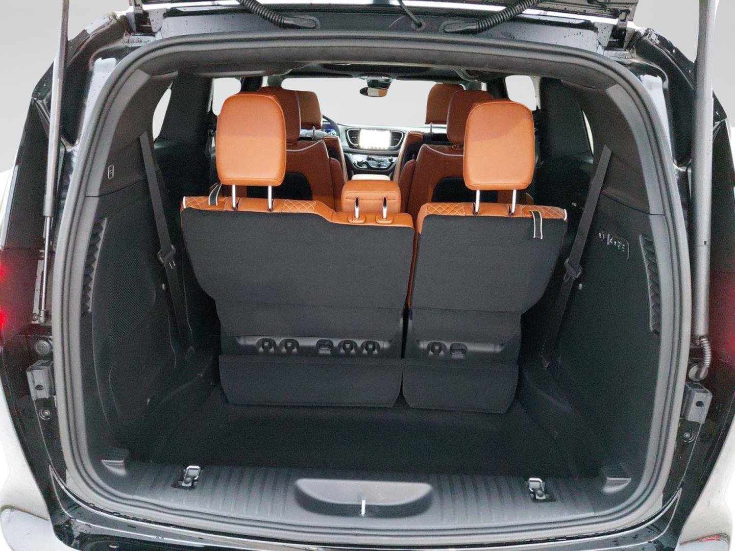 New 2026 Chrysler Pacifica Pinnacle image 25