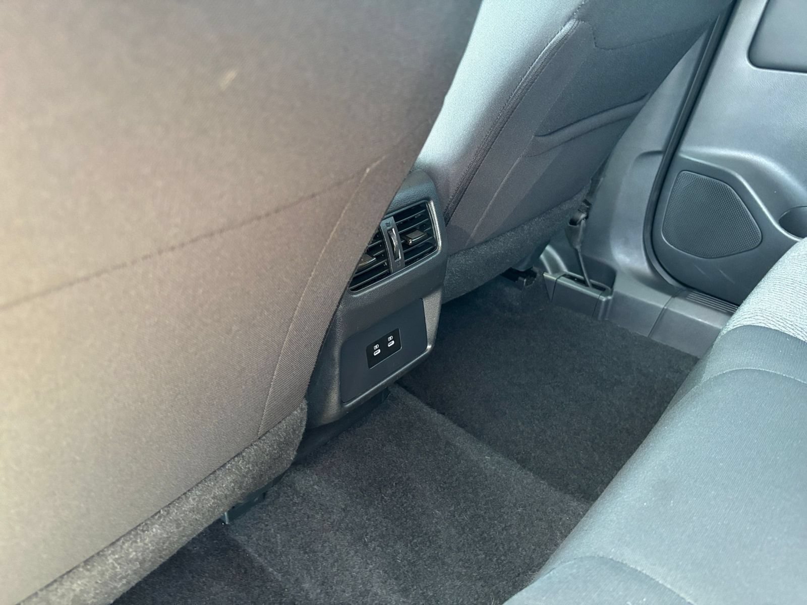 Used 2025 Nissan Rogue SV AWD/4WD image 24