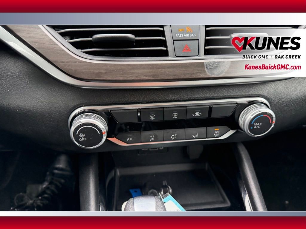 Used 2024 Nissan Altima 2.5 SV image 19