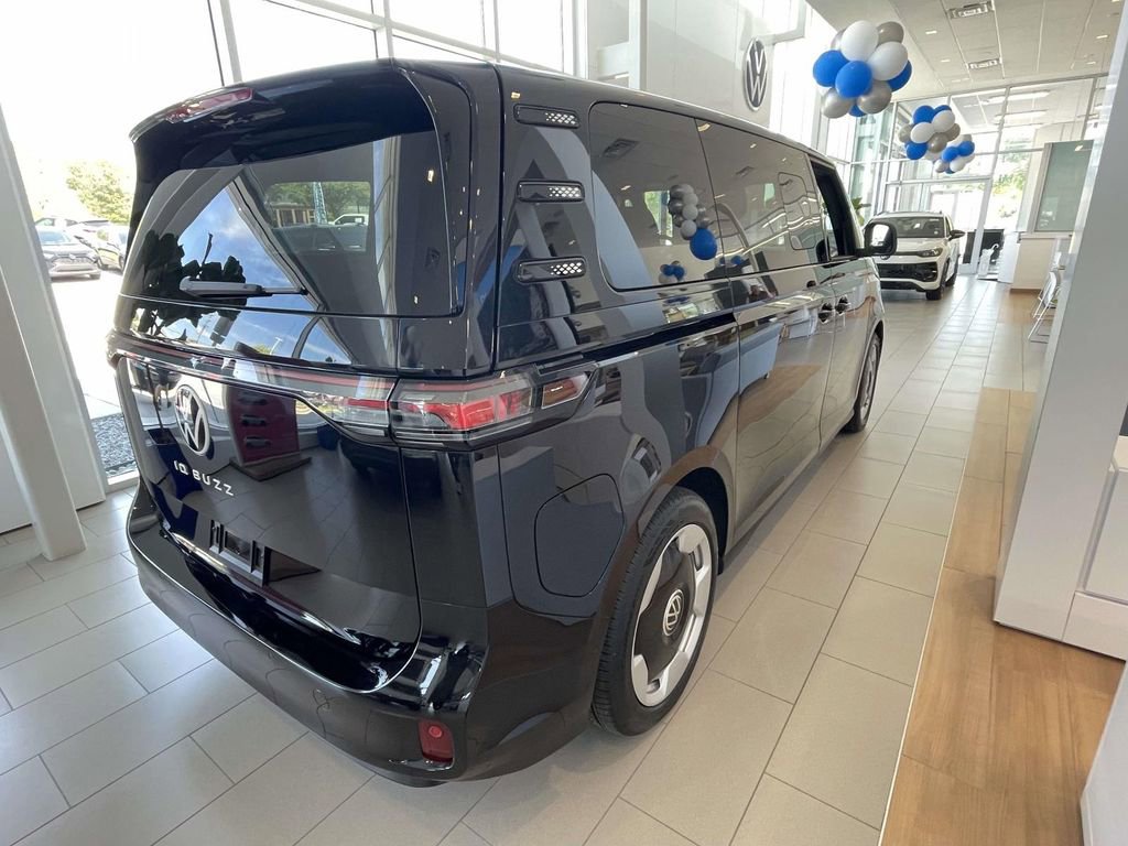 New 2025 Volkswagen ID. Buzz Pro S RWD image 6