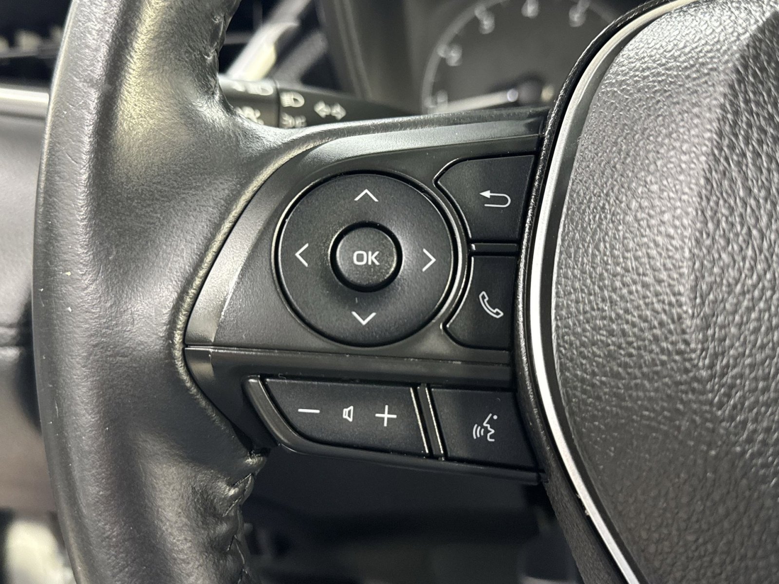 Used 2023 Toyota Corolla Cross LE image 37