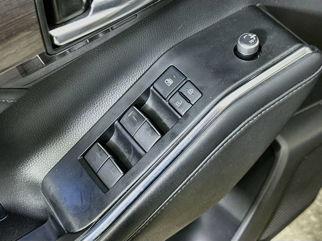 Used 2022 Toyota Highlander Platinum FWD image 23