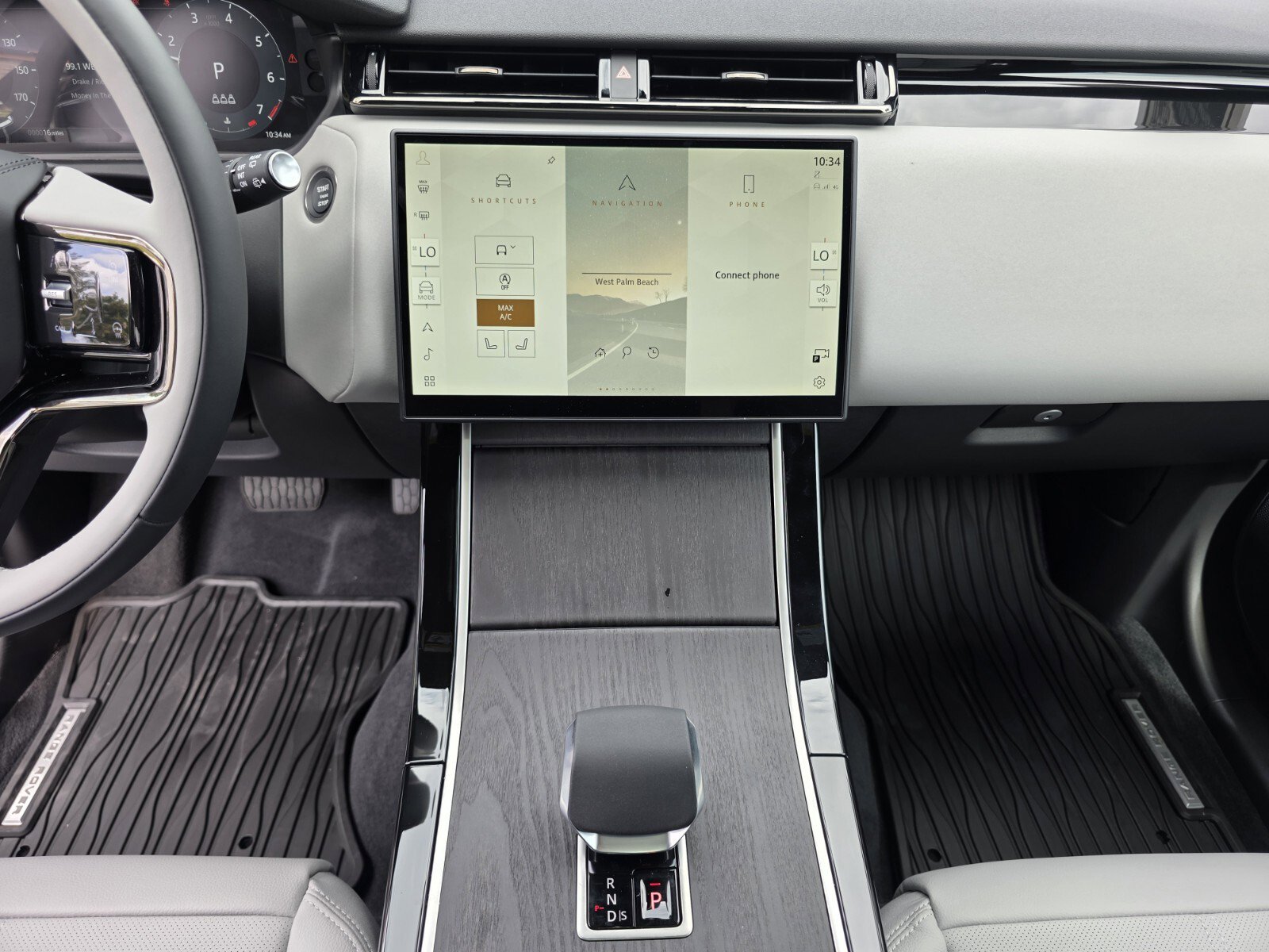 New 2026 Land Rover Range Rover Velar S AWD/4WD image 17