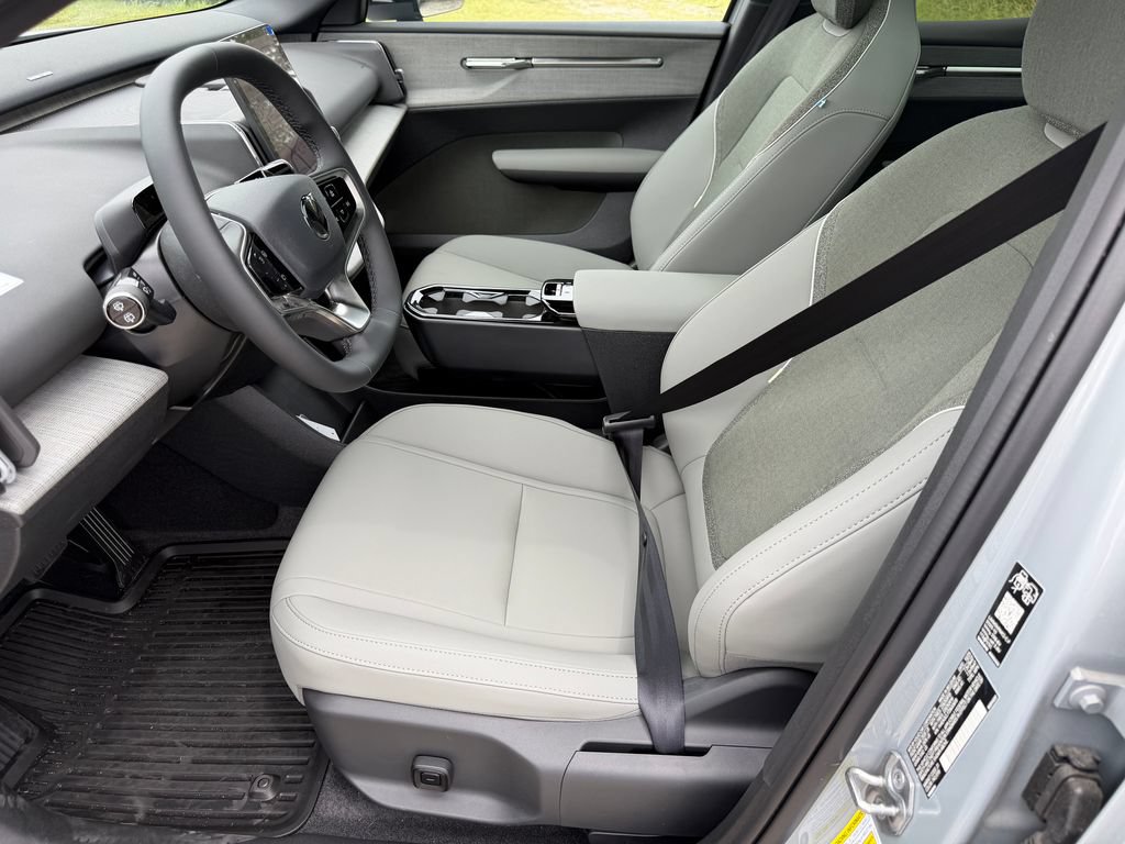 New 2026 Volvo EX30 Cross Country Ultra w/ Protection Package Premier AWD/4WD image 17