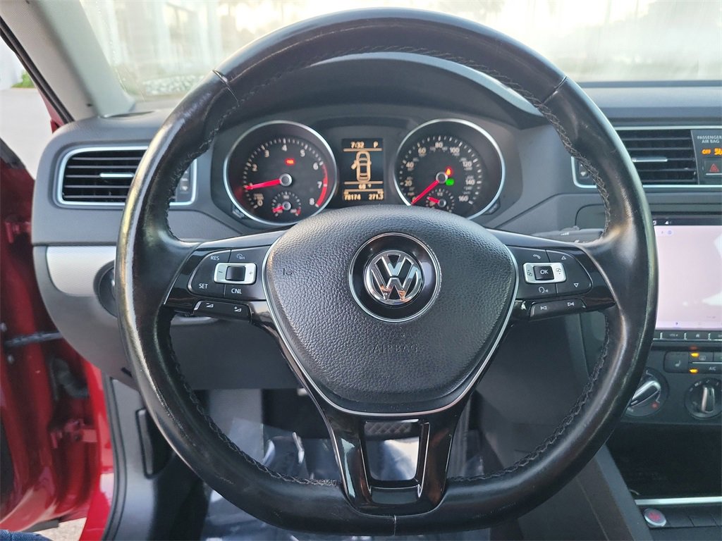 Used 2017 Volkswagen Jetta SE image 18