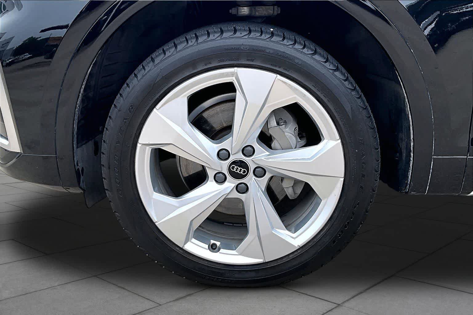 Used 2022 Audi Q5 2.0T Premium Plus AWD/4WD image 12