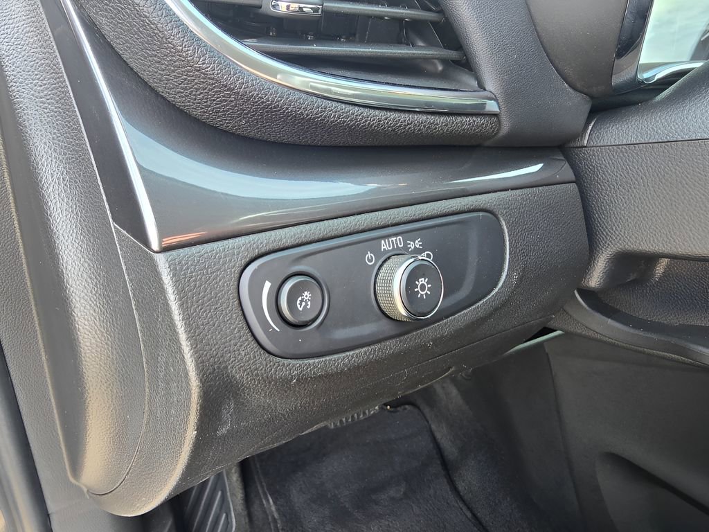 Used 2018 Buick Encore Preferred image 18