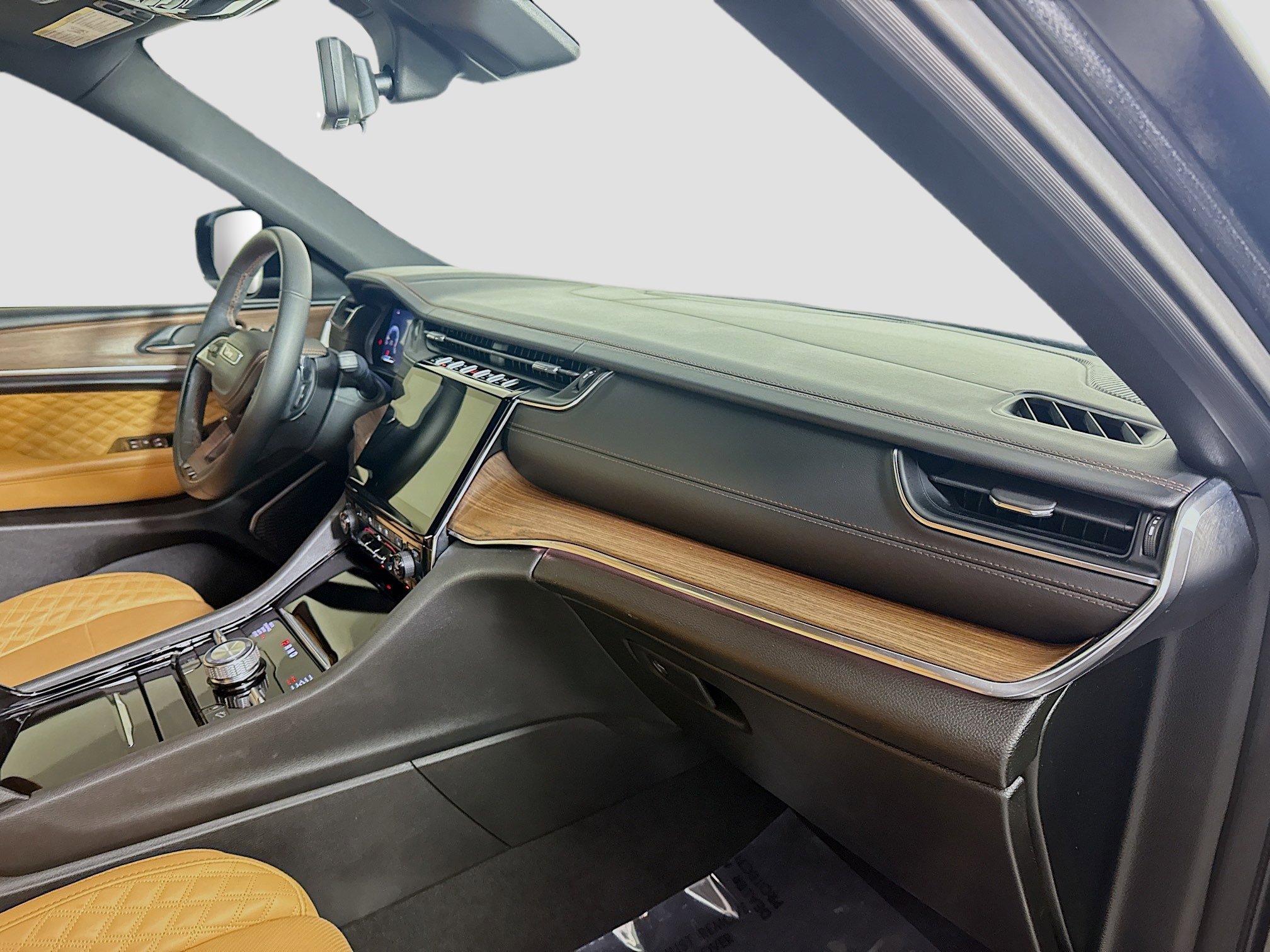 Used 2024 Jeep Grand Cherokee Summit w/ Adv Protech Group IV image 30