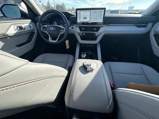New 2025 Ford Explorer Active w/ Active Comfort Package image 13