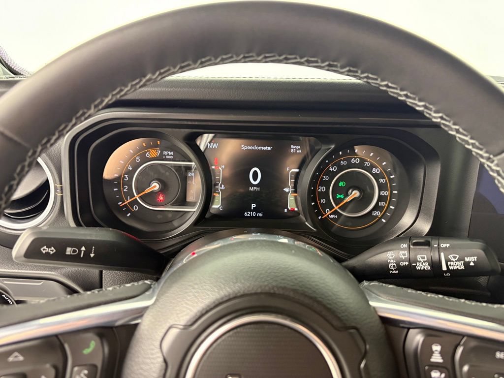 Used 2026 Jeep Wrangler Unlimited Sahara AWD/4WD image 24