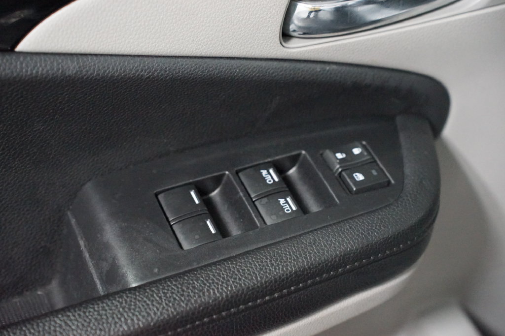 Used 2017 Honda Pilot Touring image 29