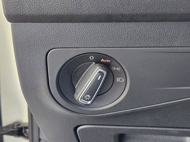 Certified 2022 Volkswagen Tiguan SE R-Line image 26