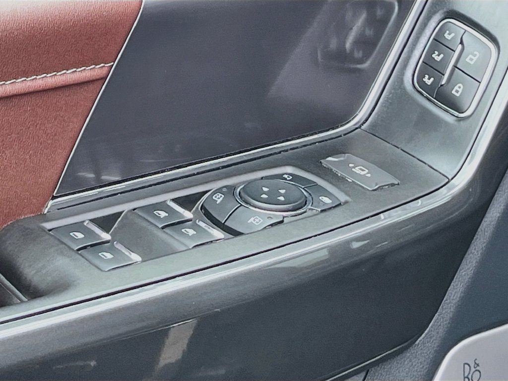 Used 2023 Ford F150 Lariat w/ Equipment Group 502A High AWD/4WD image 18