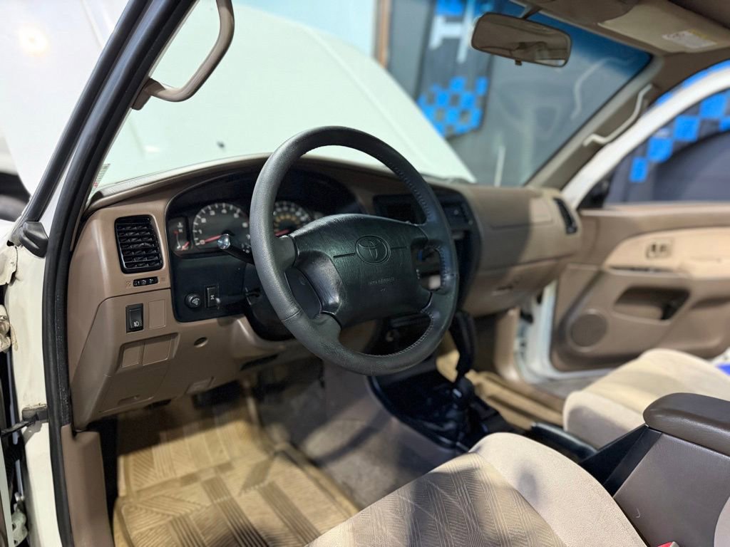 Used 2002 Toyota 4Runner SR5 AWD/4WD image 10