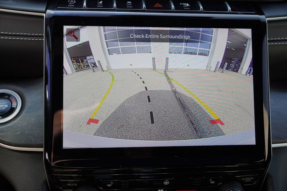 Certified 2025 Jeep Grand Cherokee Limited image 37