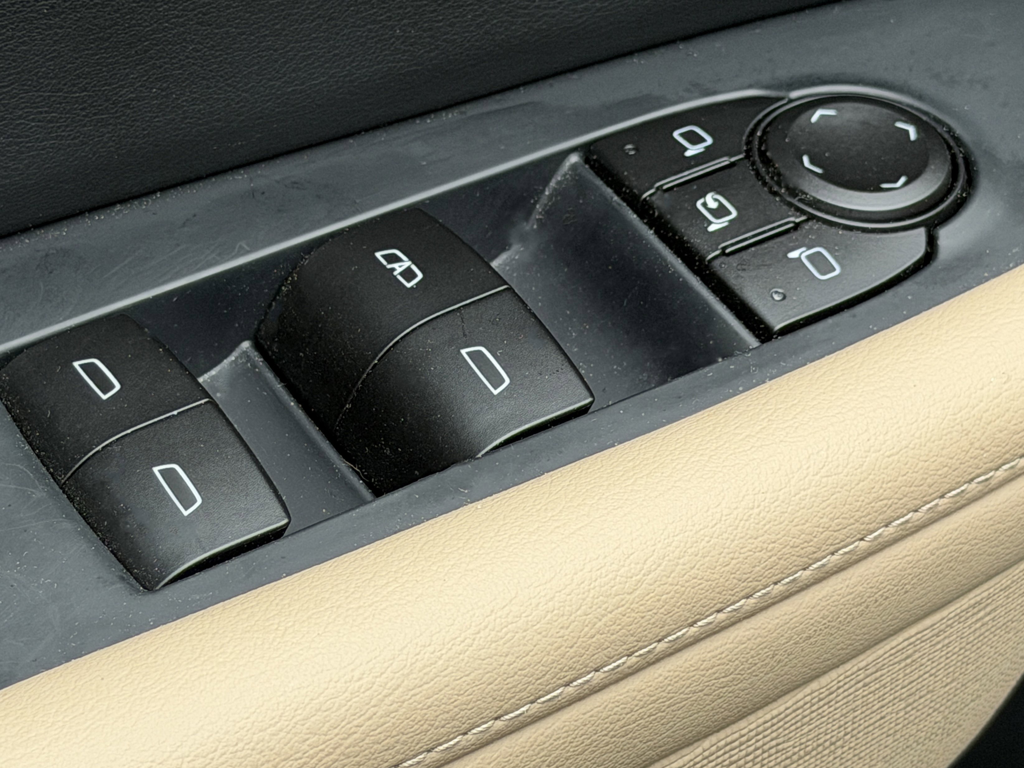 Used 2026 Buick Enclave Preferred w/ Power Package FWD image 5