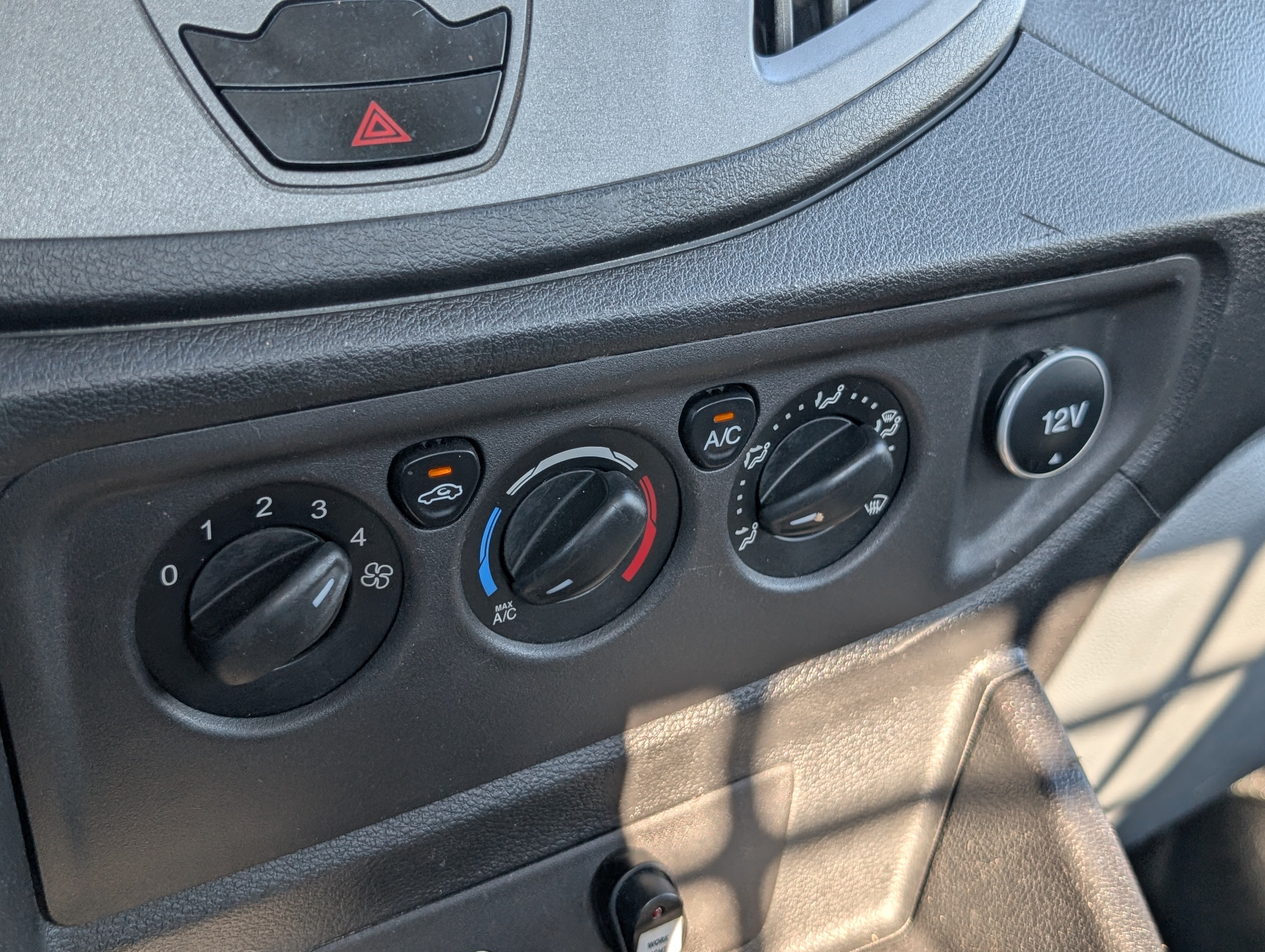 Used 2018 Ford Transit 250 138 RWD image 15