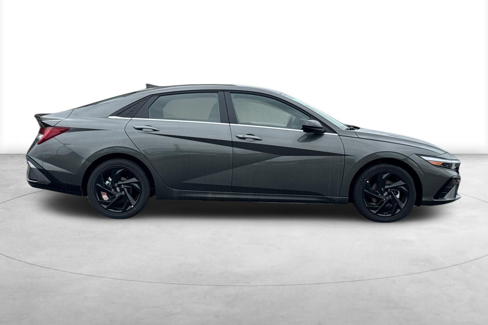 Certified 2026 Hyundai Elantra SEL Sport FWD image 9