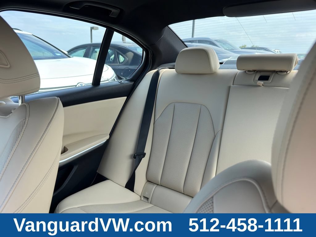 Used 2025 BMW 330i Sedan RWD image 13