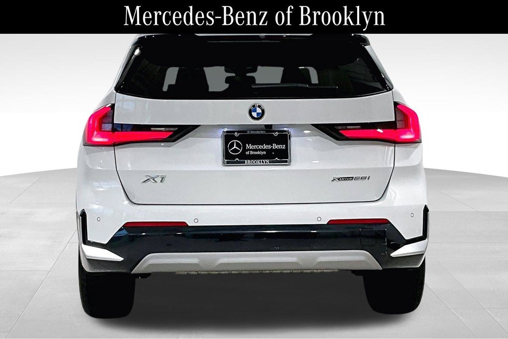 Used 2024 BMW X1 xDrive28i w/ Convenience Package AWD/4WD image 4