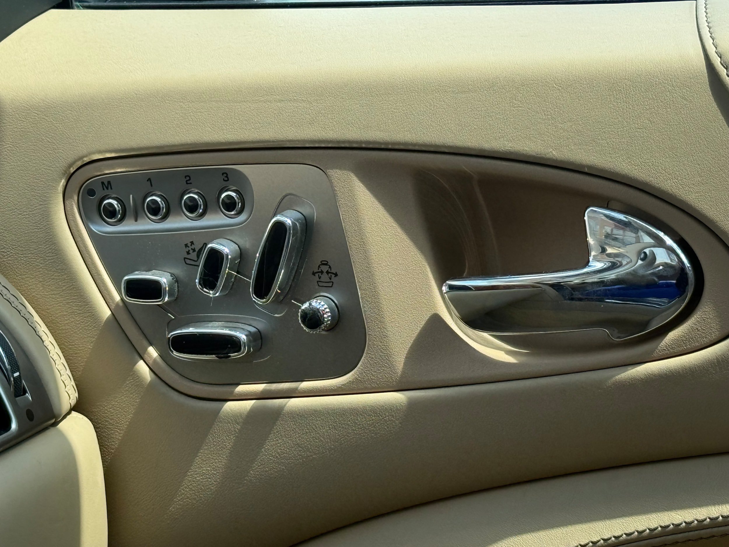Used 2011 Jaguar XK Convertible RWD image 11