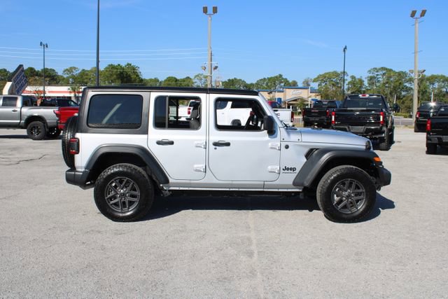 Used 2024 Jeep Wrangler Sport S image 12