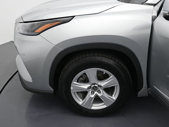 Used 2023 Toyota Highlander L image 10
