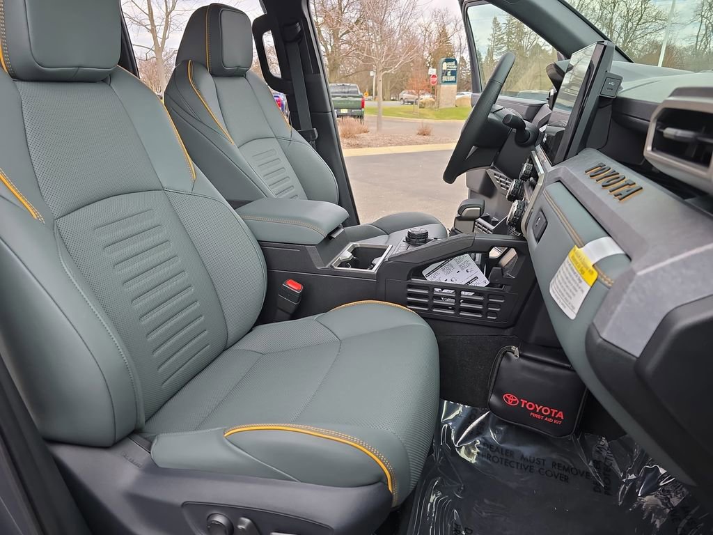 Used 2025 Toyota Tacoma Trailhunter image 12