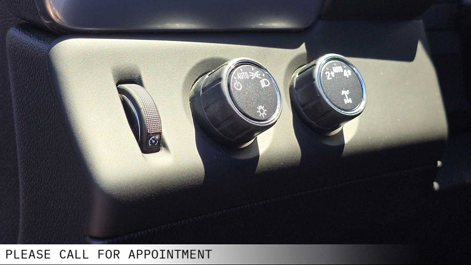 Used 2017 Chevrolet Suburban LT AWD/4WD image 25