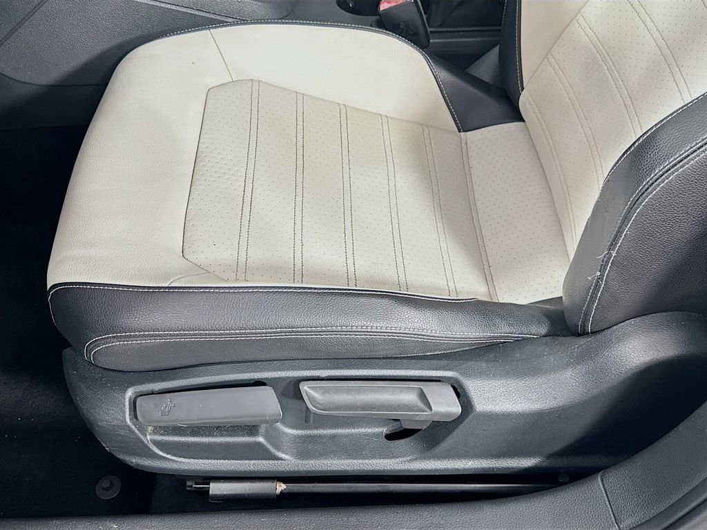 Used 2016 Volkswagen Jetta Sport image 23