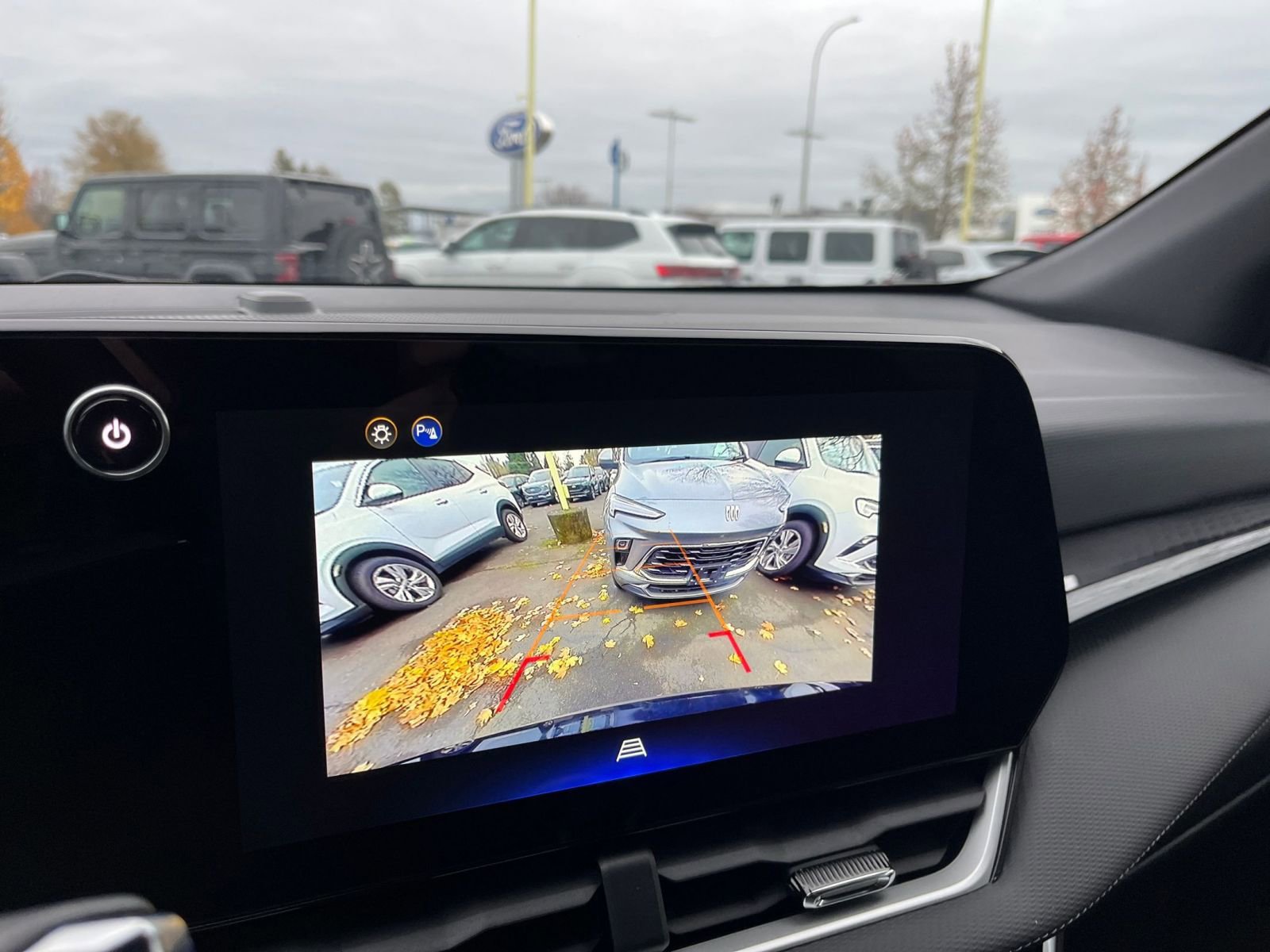 Used 2025 Chevrolet Equinox LT image 18
