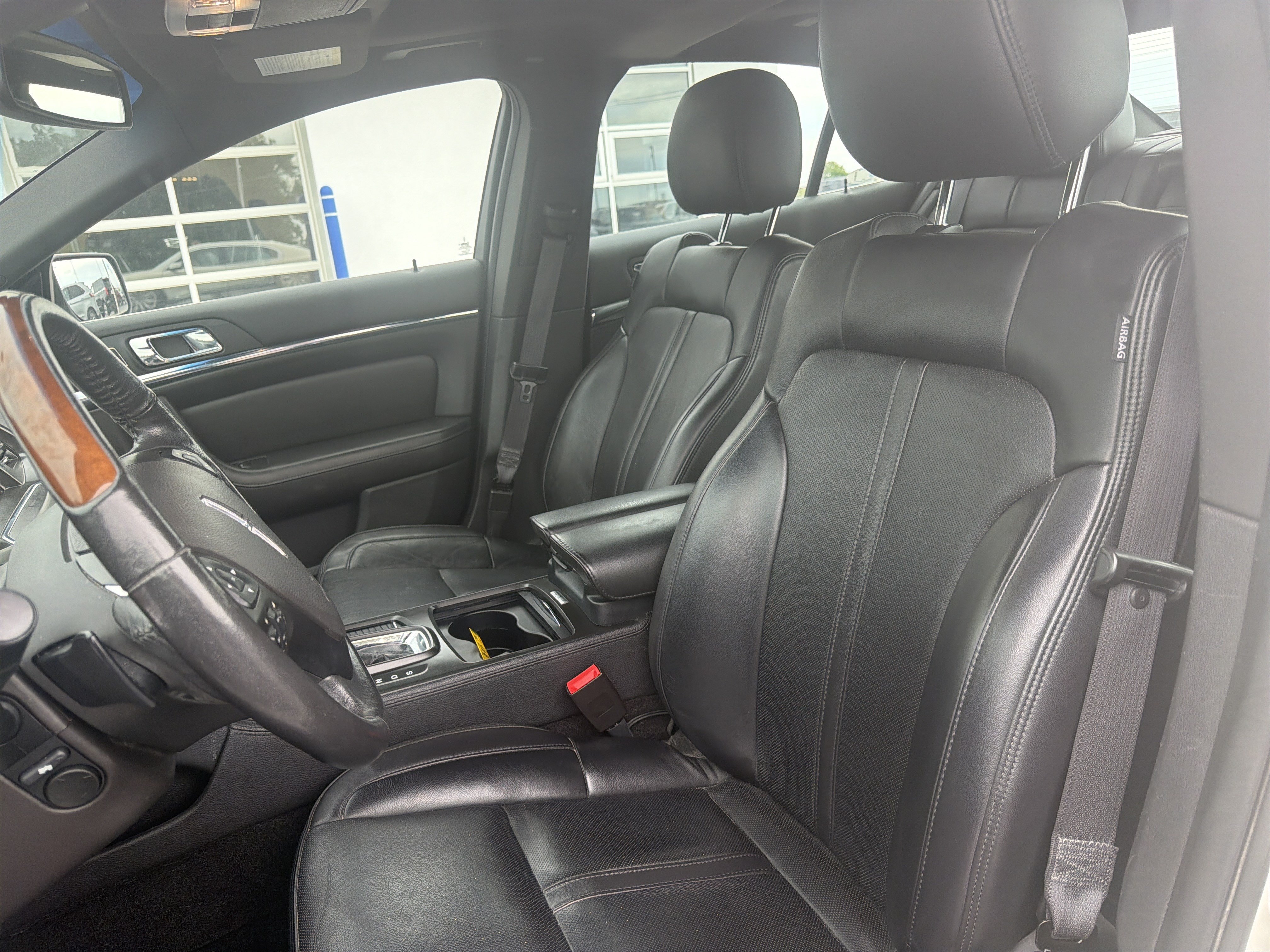 Used 2013 Lincoln MKS AWD image 18