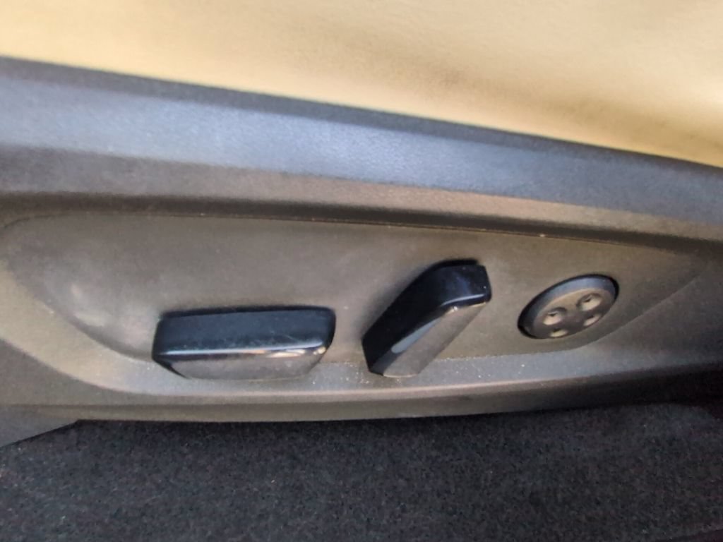 Used 2023 INFINITI QX60 Luxe w/ Cargo Package FWD image 13