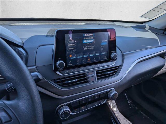 Used 2024 Nissan Altima 2.5 SV FWD image 20