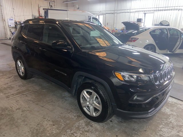 Used 2024 Jeep Compass Latitude image 4