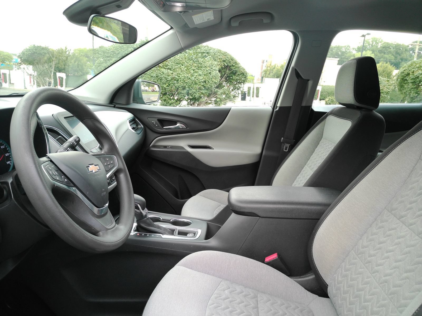 Used 2023 Chevrolet Equinox LS FWD image 10