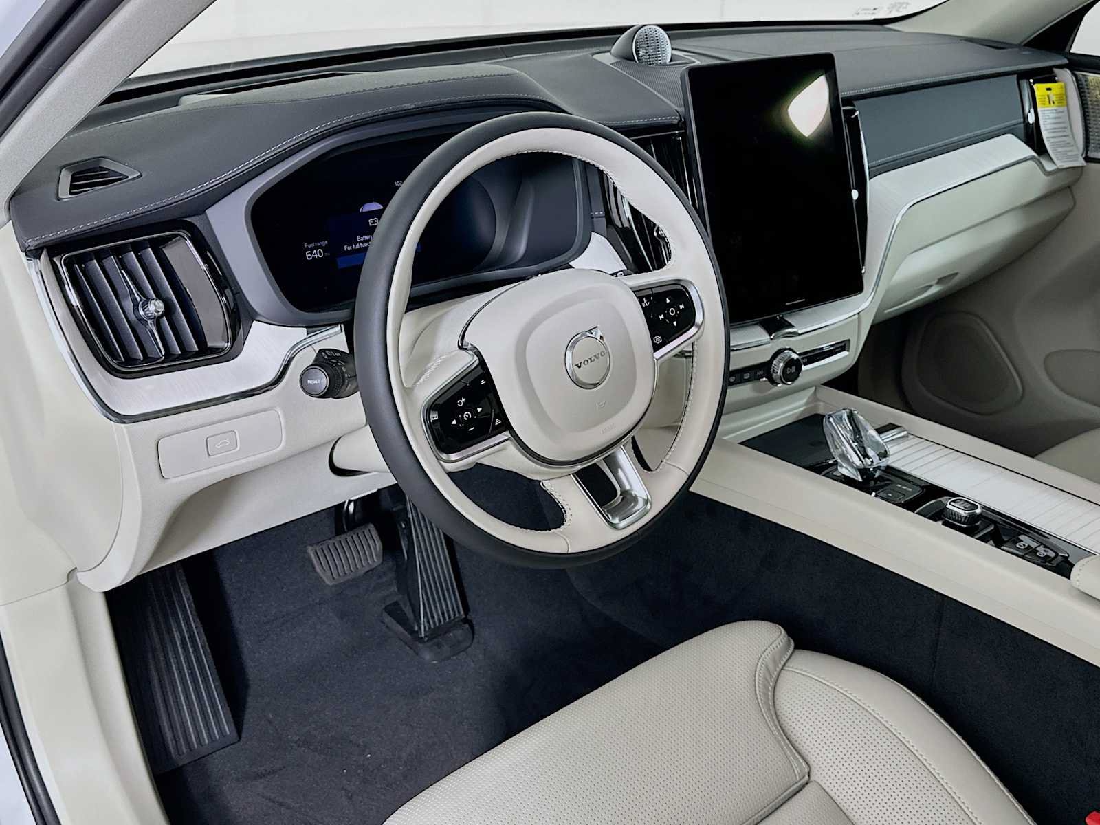 New 2026 Volvo XC60 B5 Ultra w/ Climate Package PRO AWD/4WD image 9