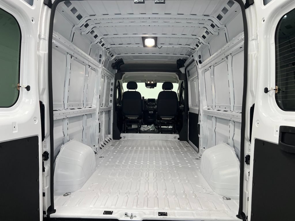 New 2025 RAM ProMaster 2500 w/ Convenience Group FWD image 19