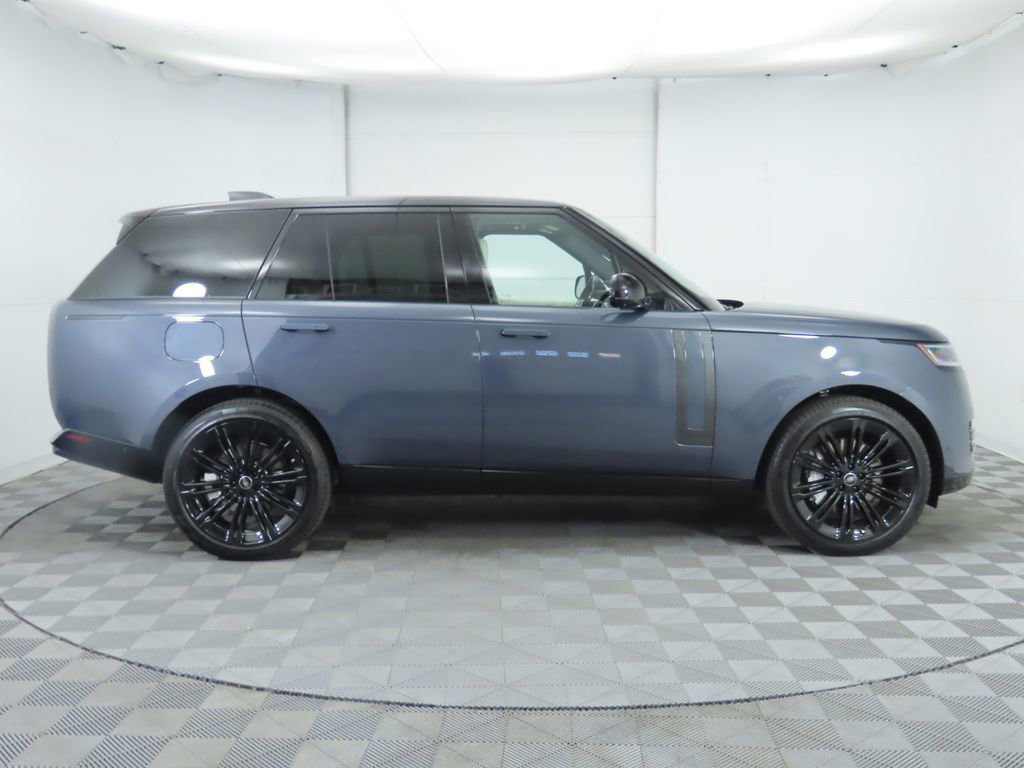 New 2025 Land Rover Range Rover SE image 4