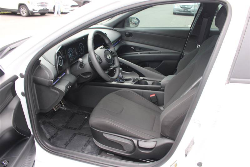 Used 2025 Hyundai Elantra SEL FWD image 7