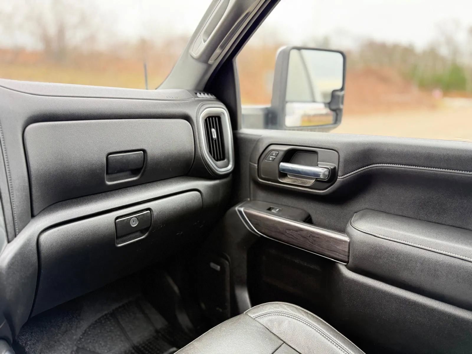 Used 2020 Chevrolet Silverado 2500 LTZ w/ LTZ Plus Package image 26