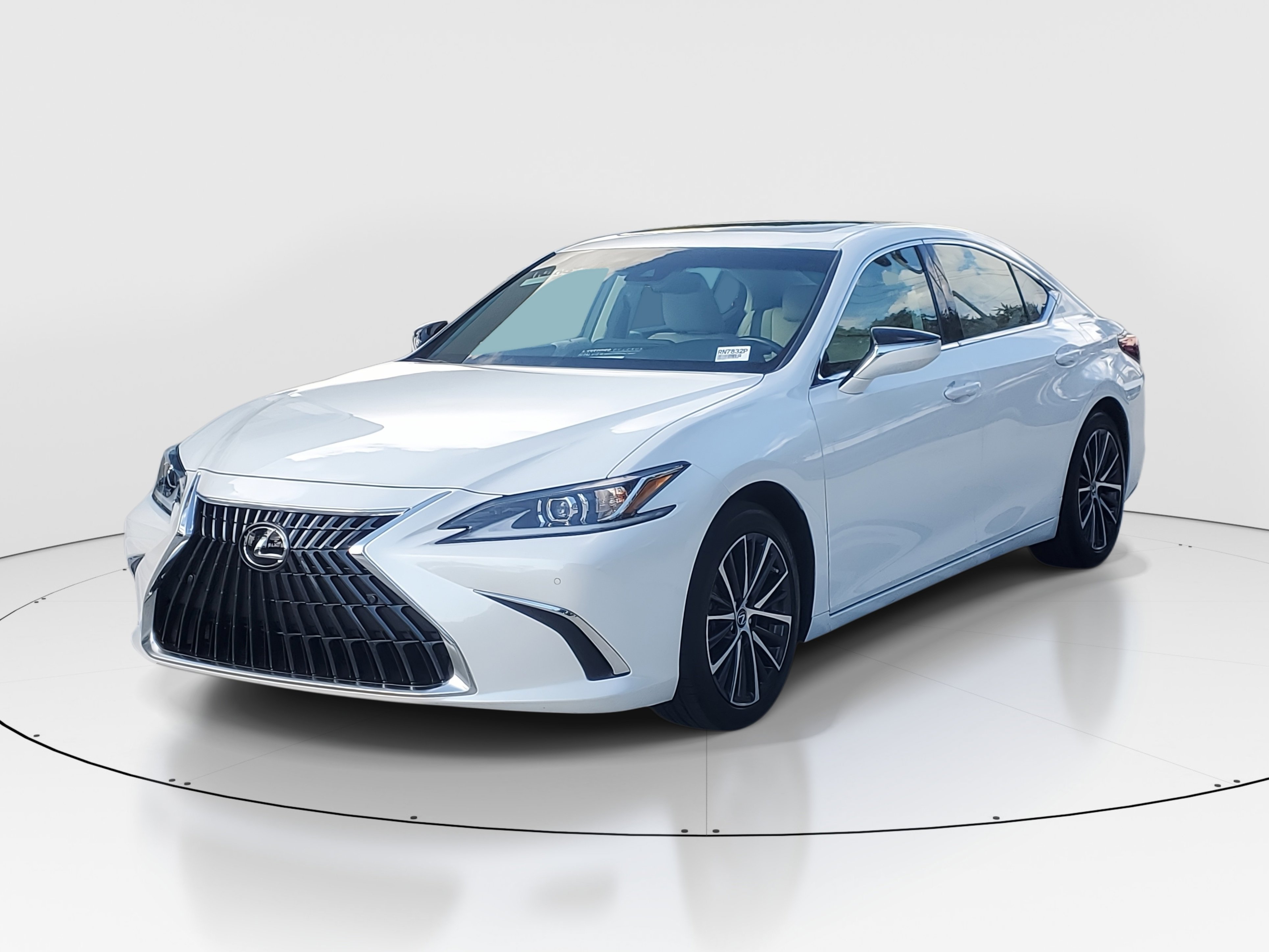 Certified 2025 Lexus ES 350 w/ Premium Package image 5